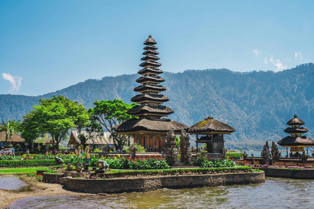 Private Temple Tour Bali: Culture, Blessings & Crowd-Avoiding Timing