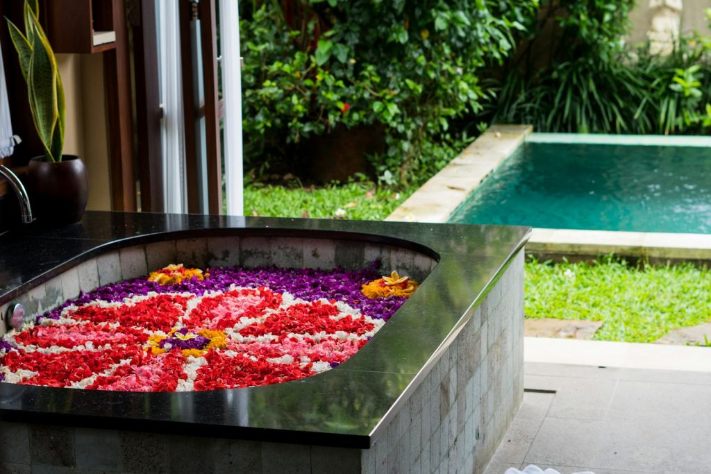 Seminyak Luxury Guide: Stays, Dining & Beach Clubs